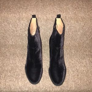 🖤NWT Franco Sarto Black Velvet Booties